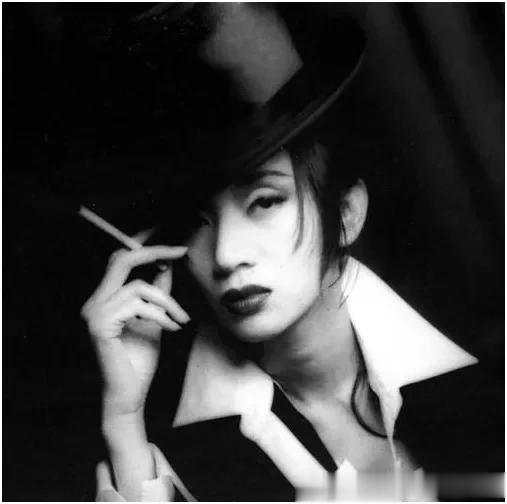 以郑秀文是“港乐最后一位天后”为标准，港乐有几位真正的天后呢