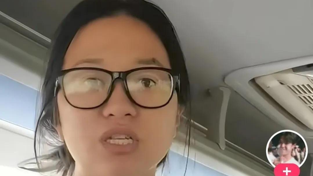 导游|她攒钱，攒假期，去云南旅游，就因为车上睡觉被导游恶意针对！