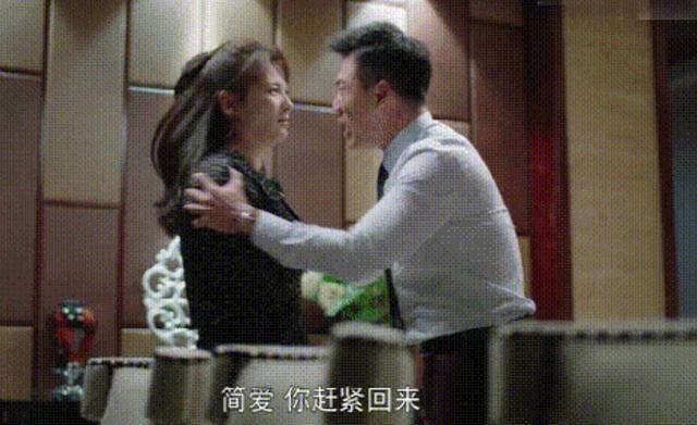 袁泉树立新标杆,无视网友大胆开麦,背后究竟是谁在撑腰?