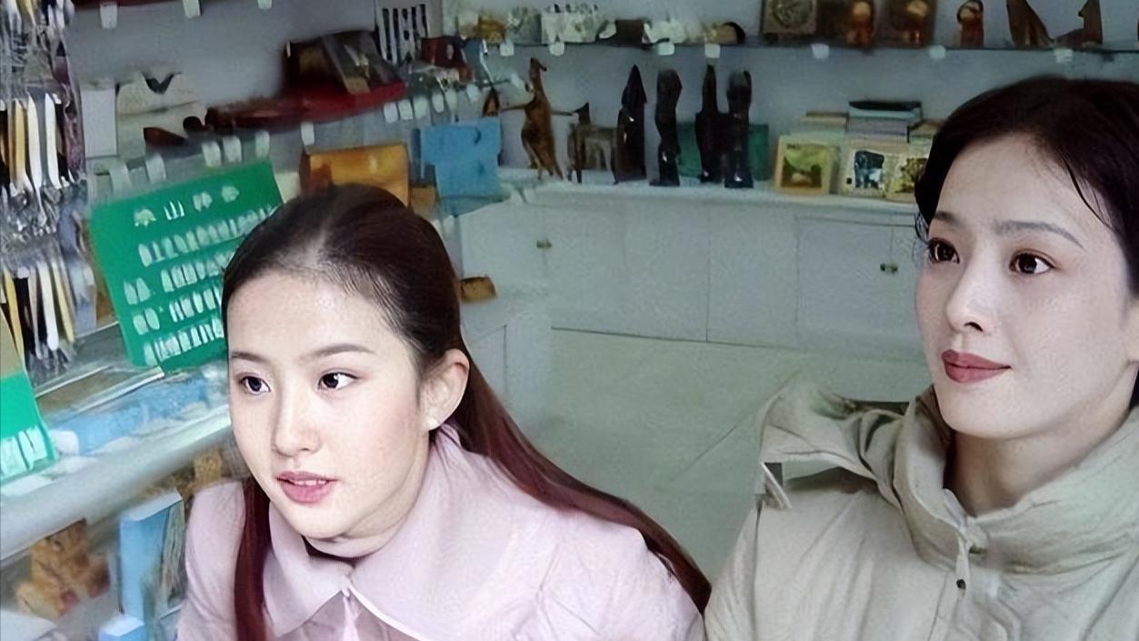 刘亦菲|刘亦菲的妈妈刘晓莉：两婚两离，现今单身，长得比女儿还美