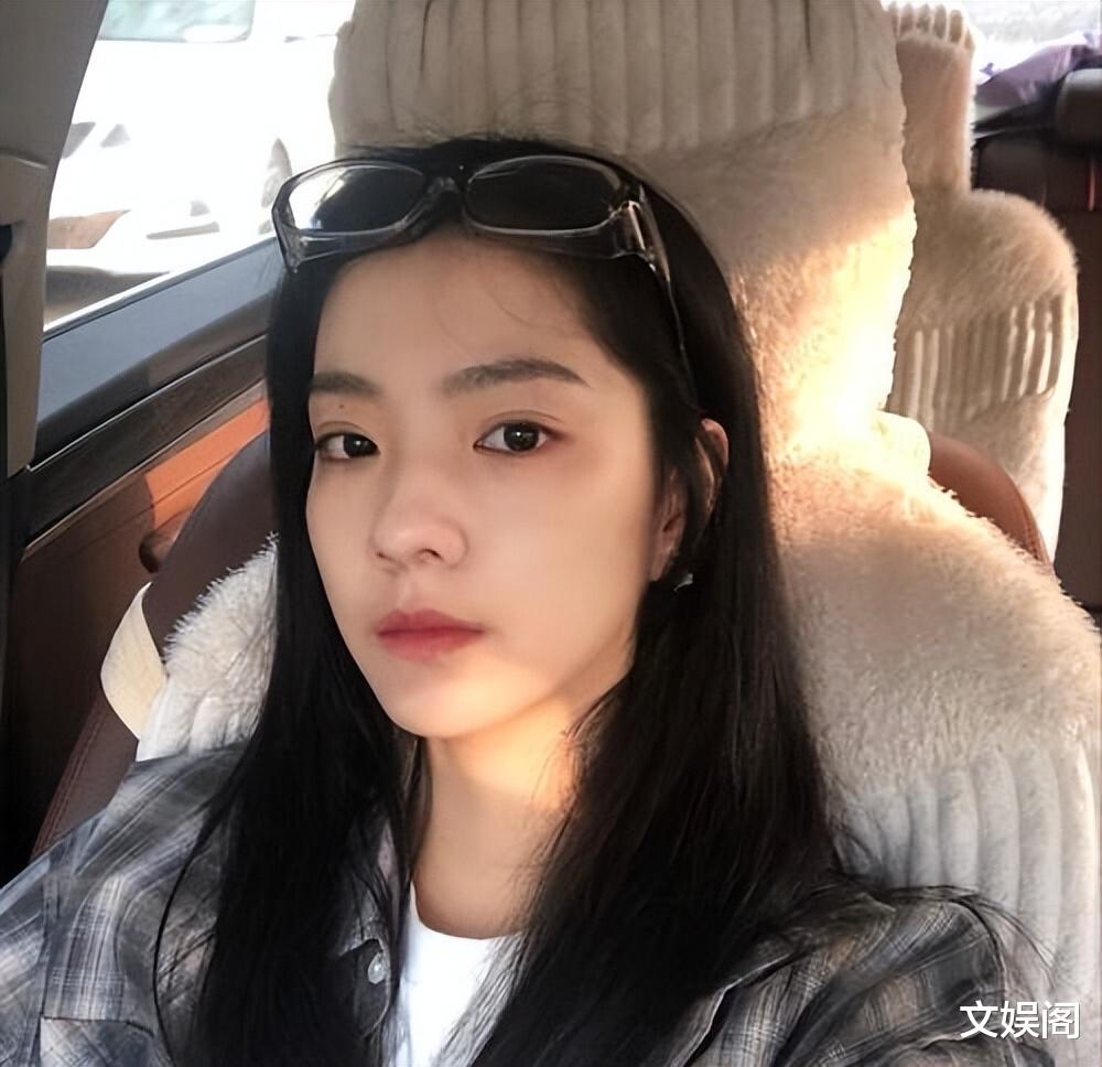 5岁拍杂志，9岁上跨年晚会，京圈公主庄达菲资源有多逆天？