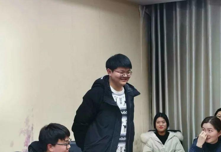 发年终奖,经理31万,总监20万,主管14万,看到普工奖金后