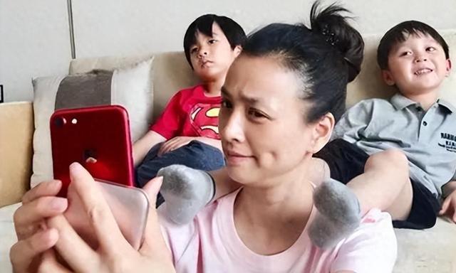 大快人心！花17亿买“楼”害人的张庭夫妇，如今下场凄惨