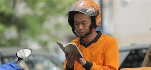 李靓蕾|李靓蕾绝地反击成功告诉我们：不好好读书，连架都吵不赢