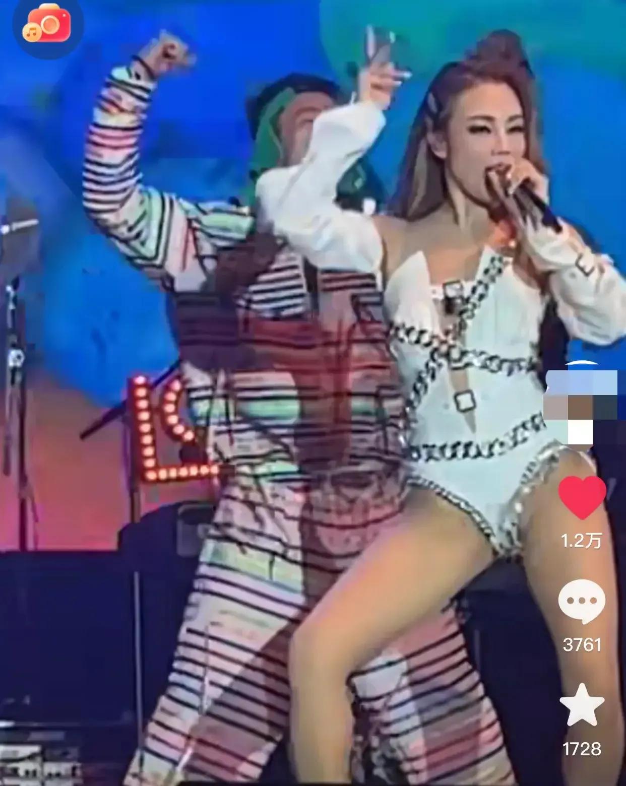 容祖儿|容祖儿近况曝光!素颜瘦到脱相,法令纹明显,网友直呼:太吓人!