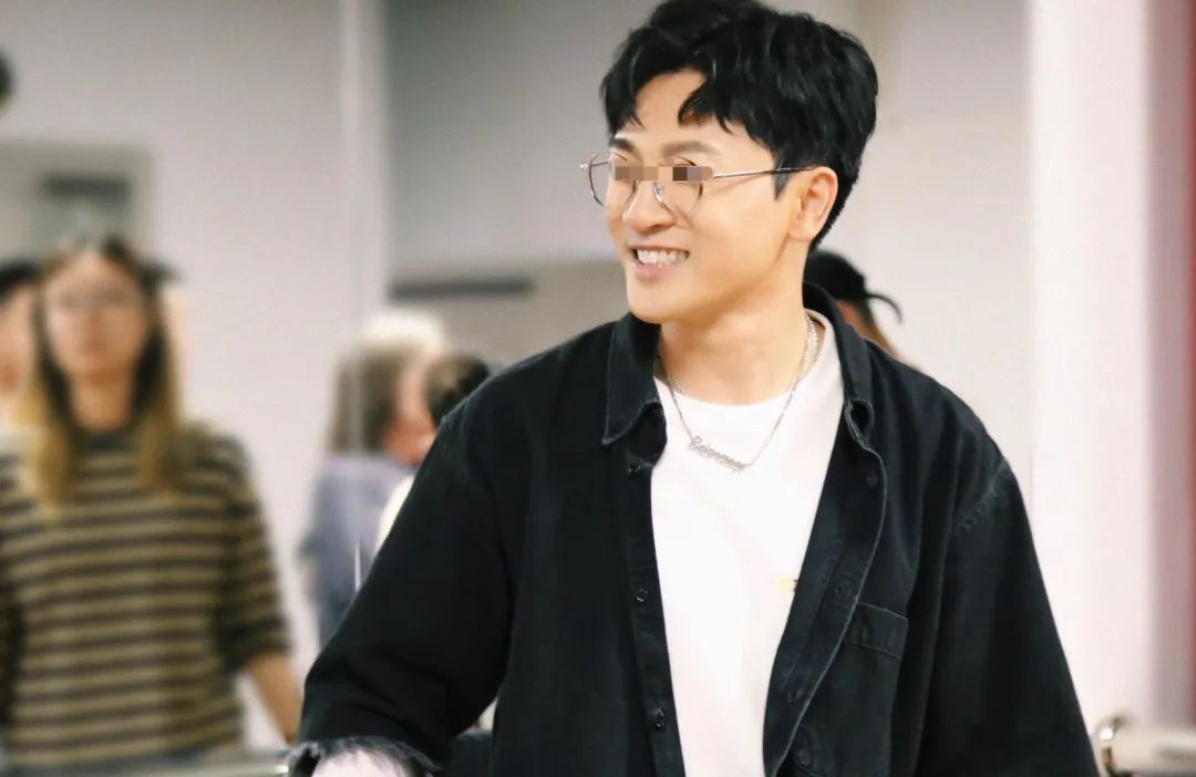 苏有朋突然官宣喜讯!全网炸了:藏了20年的女人,竟然是她......