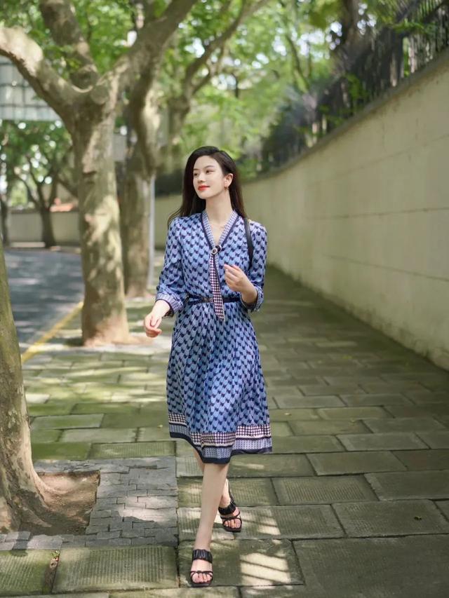 穿衣搭配|中年女性这样穿，高级又有魅力