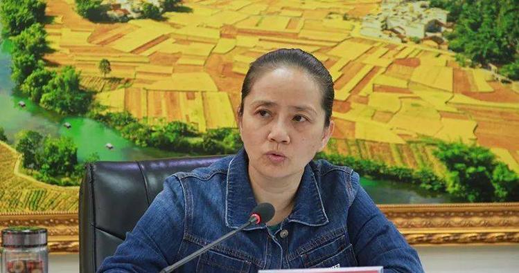 案例:广西女书记赵丽,强迫司机6年,网友:这司机咋下的去嘴?