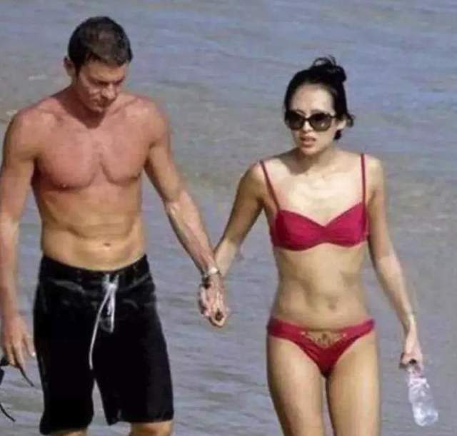 章子怡,穿红肚兜威胁张艺谋照片再曝光,原来她对自己比对汪峰狠