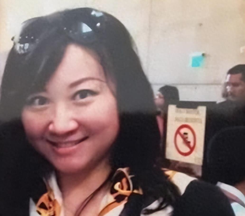 曝郑少秋大女儿在寓所自杀身亡, 生前疑穷困潦倒无人顾, 父母均失联