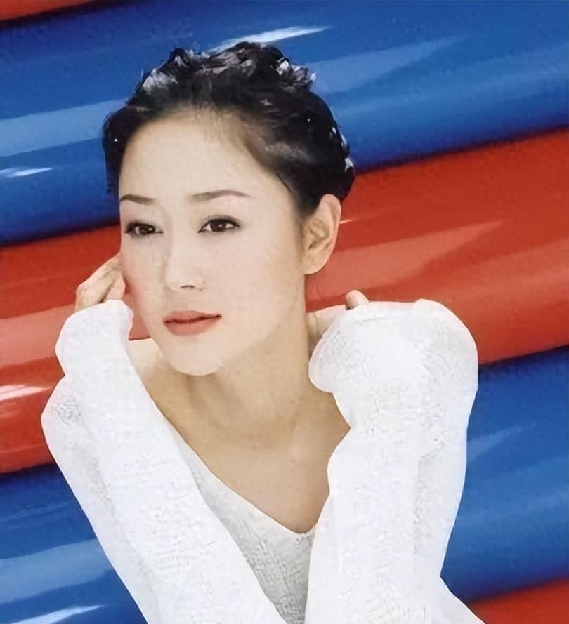 红极一时，却遭闺蜜插足婚姻，43岁惨死，留下7字遗言，死因成了谜