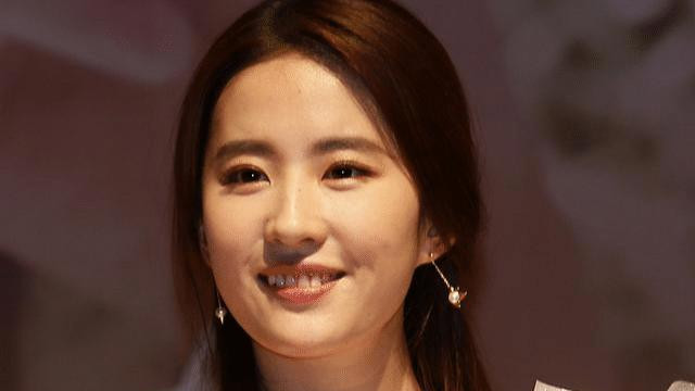 霍启刚|女星深夜发文：揭露出畸形关系，全网咋舌