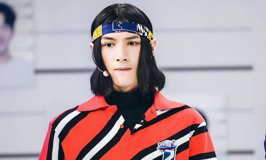 公然对女明星爆粗口,节目现场惹怒何炅,年纪轻轻的他有多狂