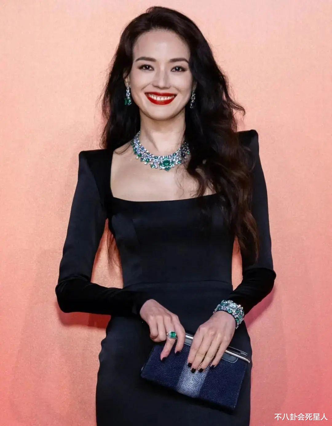 舒淇的皱纹和刘亦菲的“壮”，撕开了女明星的遮羞布