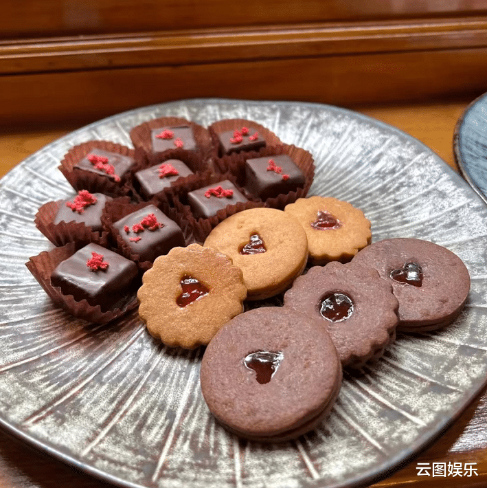 刘銮雄|刘秀盈情人节亲自做甜品向刘銮雄示好,因爸爸身体虚弱特意用代糖