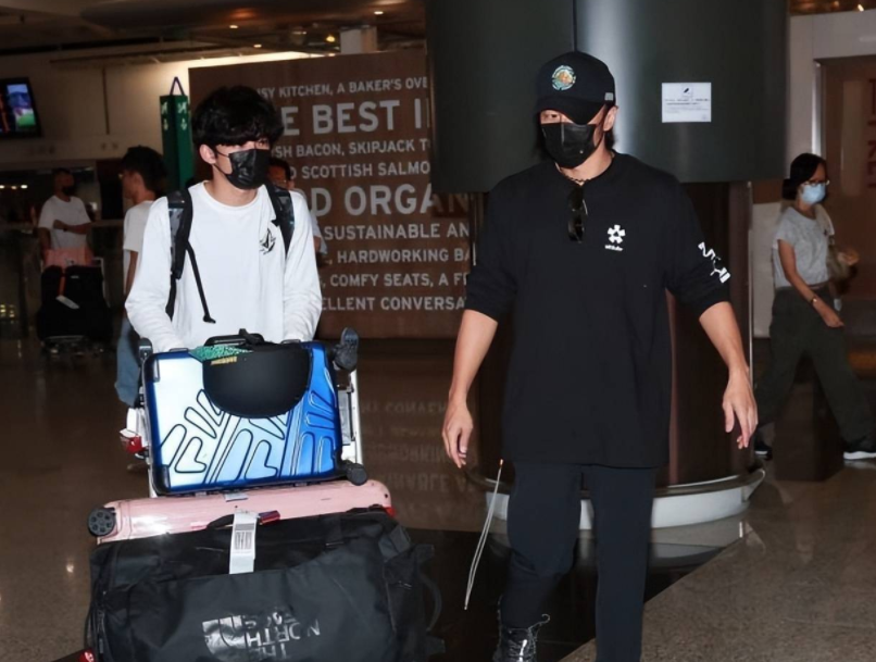 港媒曝谢霆锋与大儿子近照,Lucas一头卷发太帅,父子俩气质相似