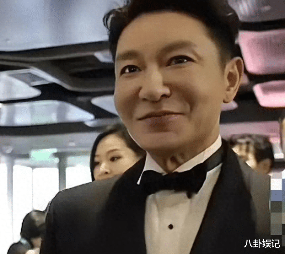 事实证明，自然脸就是比科技脸耐看