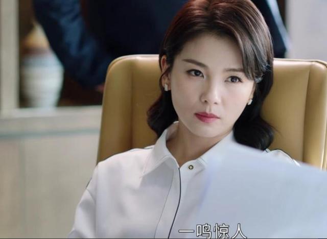 袁泉树立新标杆,无视网友大胆开麦,背后究竟是谁在撑腰?