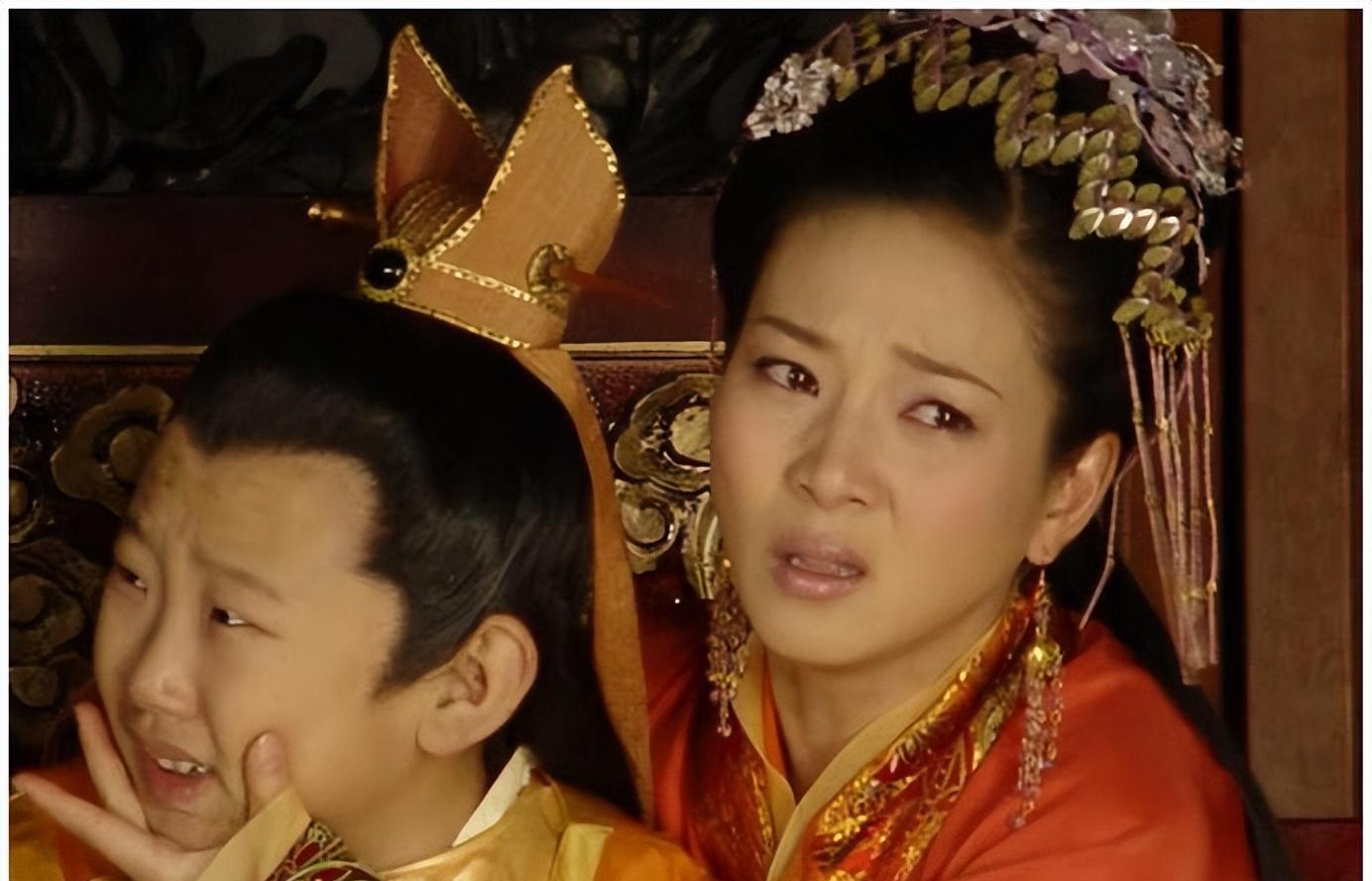 演员侯祥：9岁停止发育，38岁身高不到1米6，和妻子同框像极母子