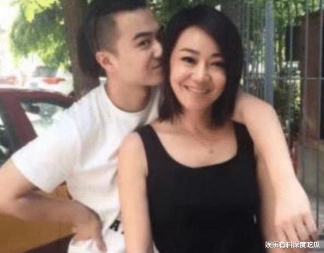 姐弟恋！曝52岁的闫妮与45岁的李晨恋爱，网友直呼太离谱