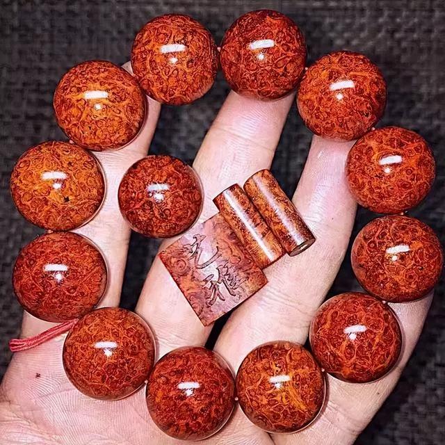 紫檀|9万块收来的紫檀木,一刀切开后笑的不要不要的!