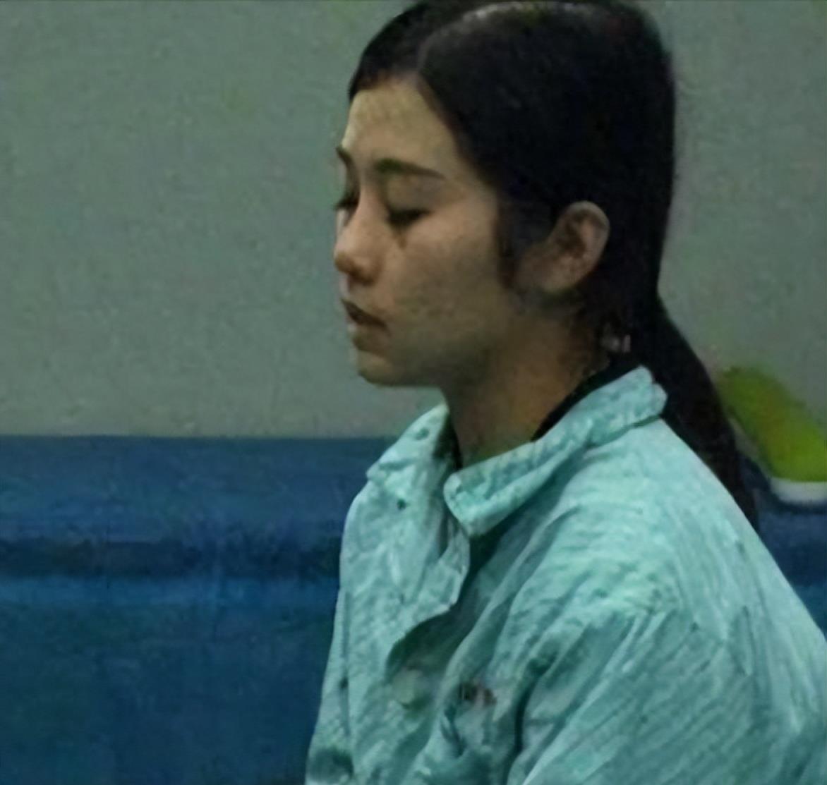 花800万整成范冰冰,丈夫整容成李晨,孕后却发现丈夫还有男朋友