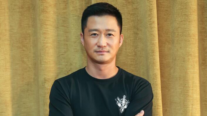 吴京受缅北诈骗风波影响，观众刷屏要退战狼电影票，还祸连到妻儿