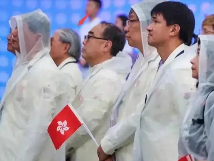 日本媒体批评郭晶晶素颜,为何没人响应?看活动上霍震霆举动秒懂