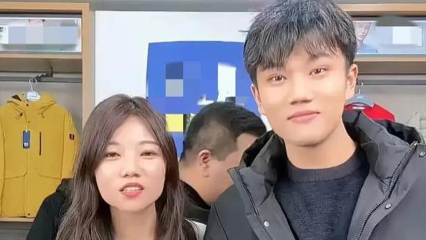 解清帅直播带货被封，109针织衫卖399，真把300万粉丝当“家人”