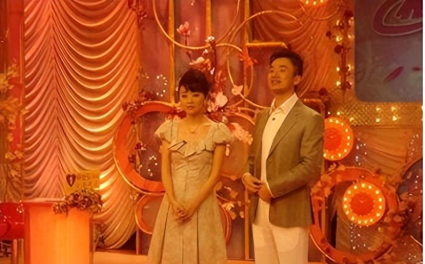 程雷和妻子王萌萌的感情,虽年纪相差18岁,但依旧甜蜜如初