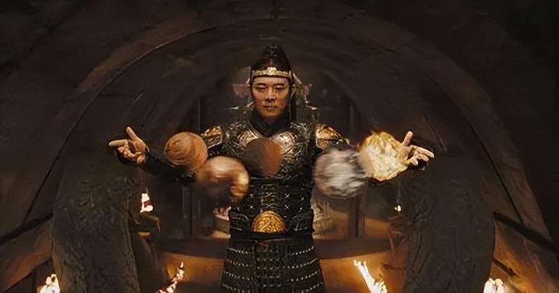 李连杰：23年前片酬8000万，3个巴掌打响好莱坞，10分钟赚1个亿