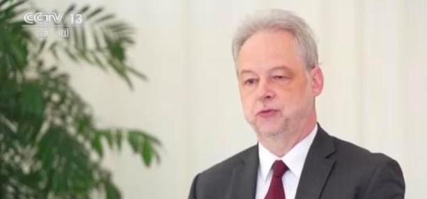 苹果|销毁核心数据,裁员700人!摆了9年架子后,260亿巨头扛不住了