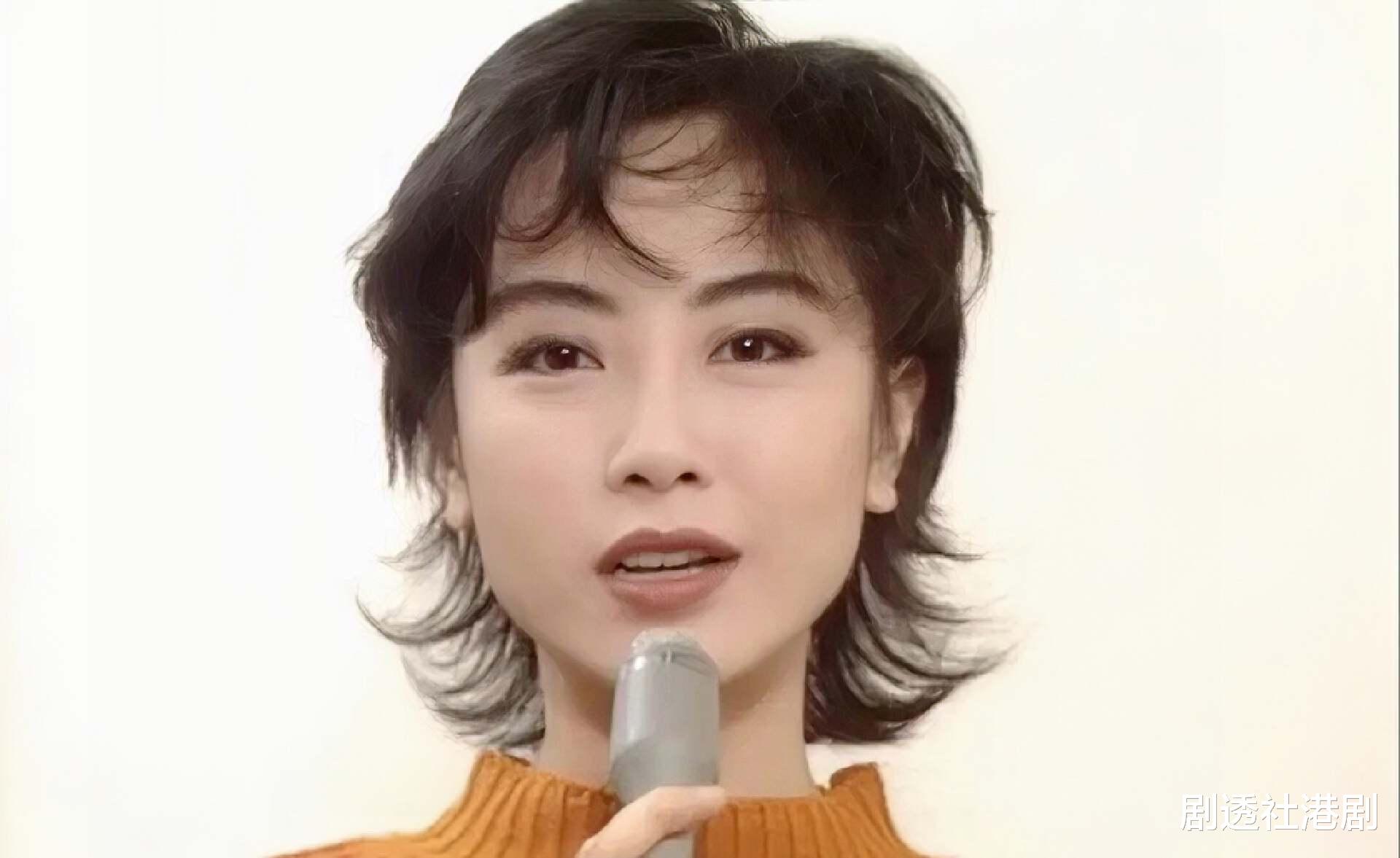 香港知名女星晒近照，身材消瘦被质疑患病，与同性恋爱7年