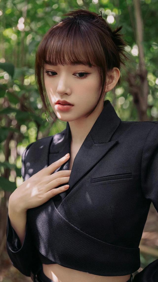 破产|百变女王程潇,再这样失眠下去,我就搬到月亮那住