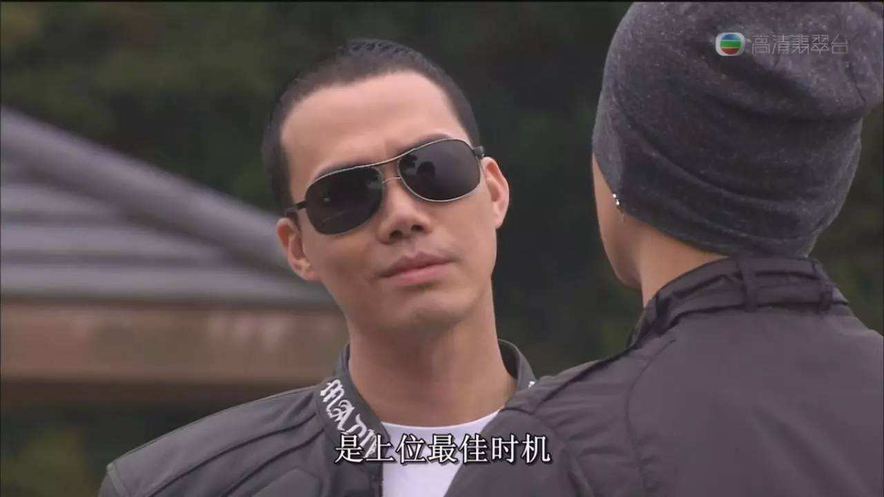 17岁出道42岁大红，帅气港星谢天华老婆不够美，人生却渐入佳境