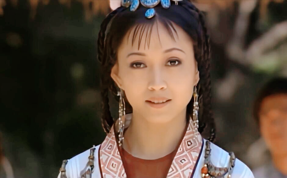 赵露思 同样是演侠女，以前的女演员造型又美又飒，现在的高马尾们脸红吗