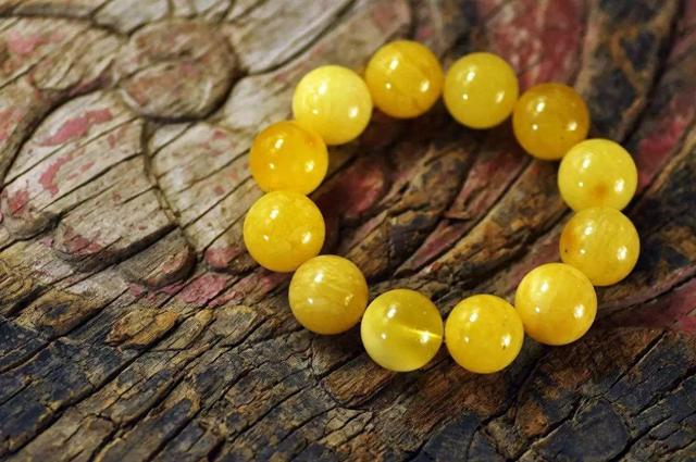 琥珀蜜蜡:天然宝石中的珍品,收藏与鉴别全攻略!