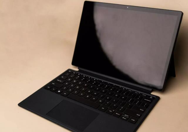 华为|平板和电脑二合一，兼容娱乐和工作，小米XiaomiBook12.4值得买