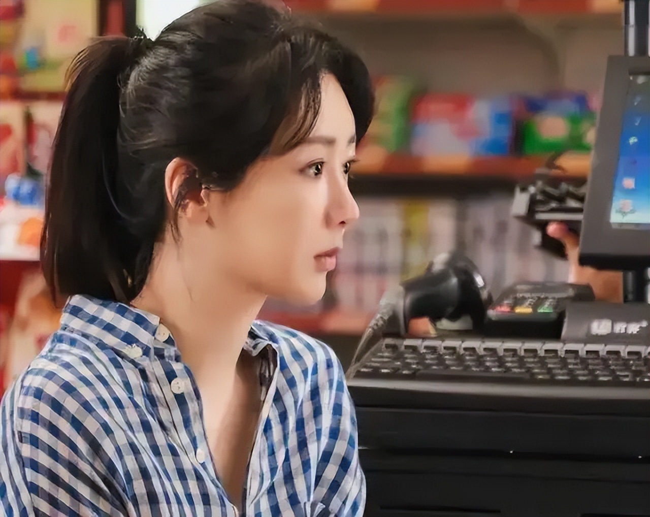 贾玲新片《转念花开》又是熟人局,除了张小斐杨紫,男主也不陌生