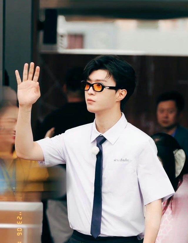 蔡徐坤|跑男校服路透!杨颖李晨蔡徐坤泰国站收官录制,全员高颜值