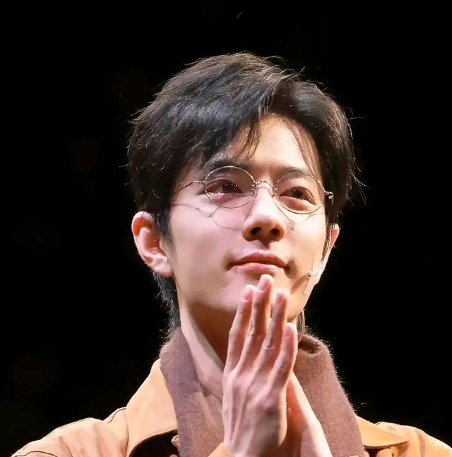 肖战|肖战泪眼特写引关注,共情式演技带你沉浸式入戏