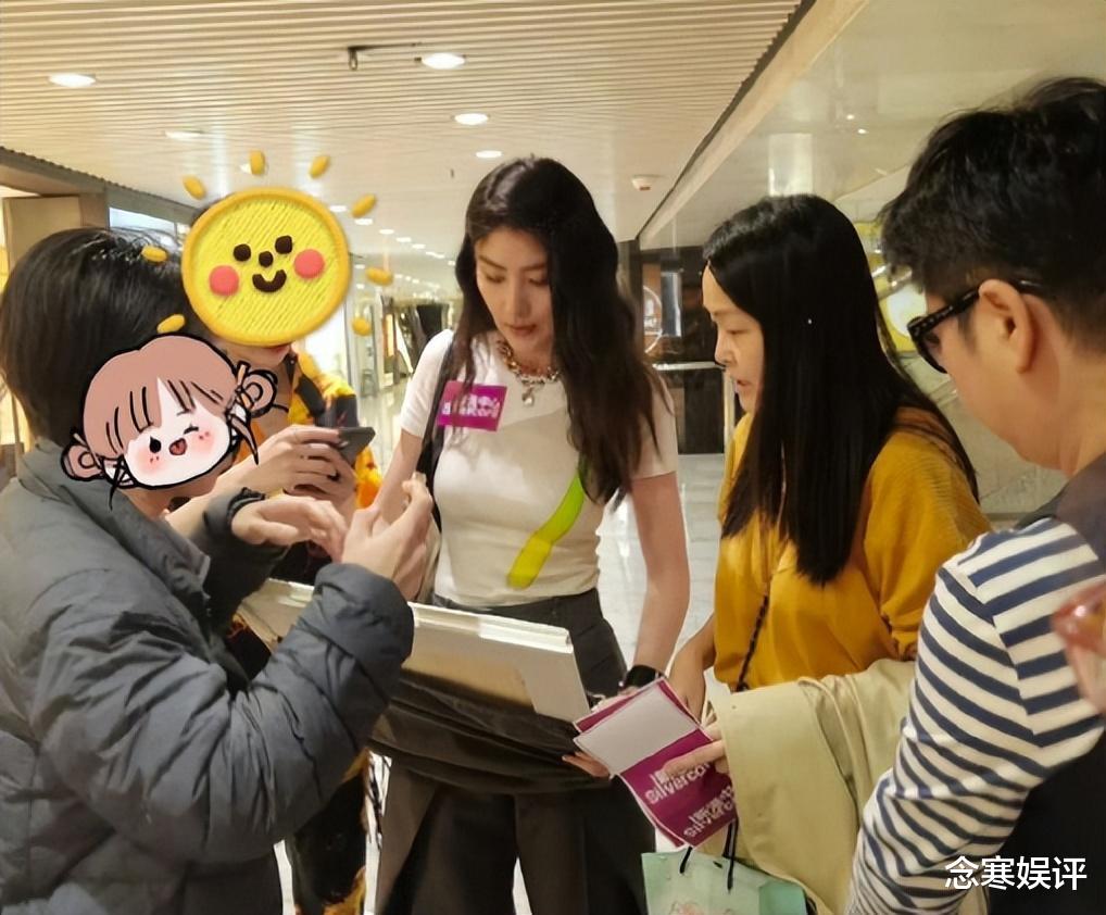 陈慧琳|太会保养了！50岁陈慧琳生图曝光，漂亮年轻身材好，对歌迷超级好
