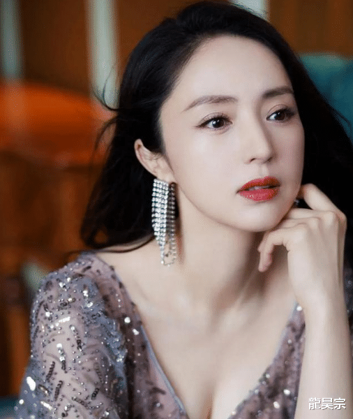 董璇|一张照片,扯下了董璇最后一丝“体面”!