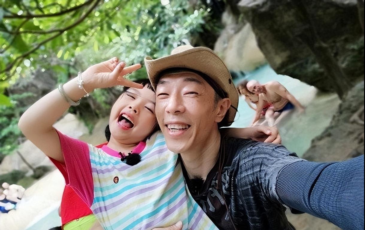 52岁朱茵现状：住深山残屋，开97年破车！活成了娱乐圈的“笑话”