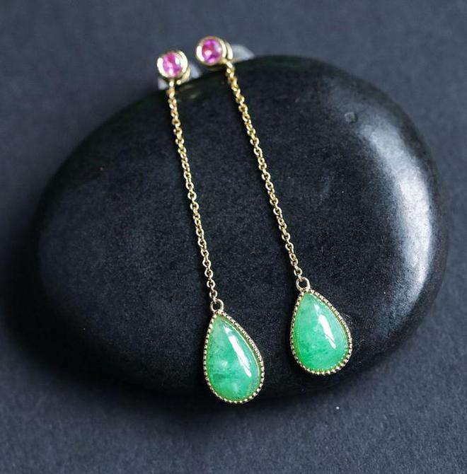 奇石|你的脸型适合哪种翡翠耳饰和翡翠项链?