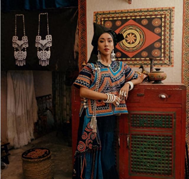 卖惨炫富当小三,没有底线的绿茶女!歌唱得好也不是她的遮羞布!