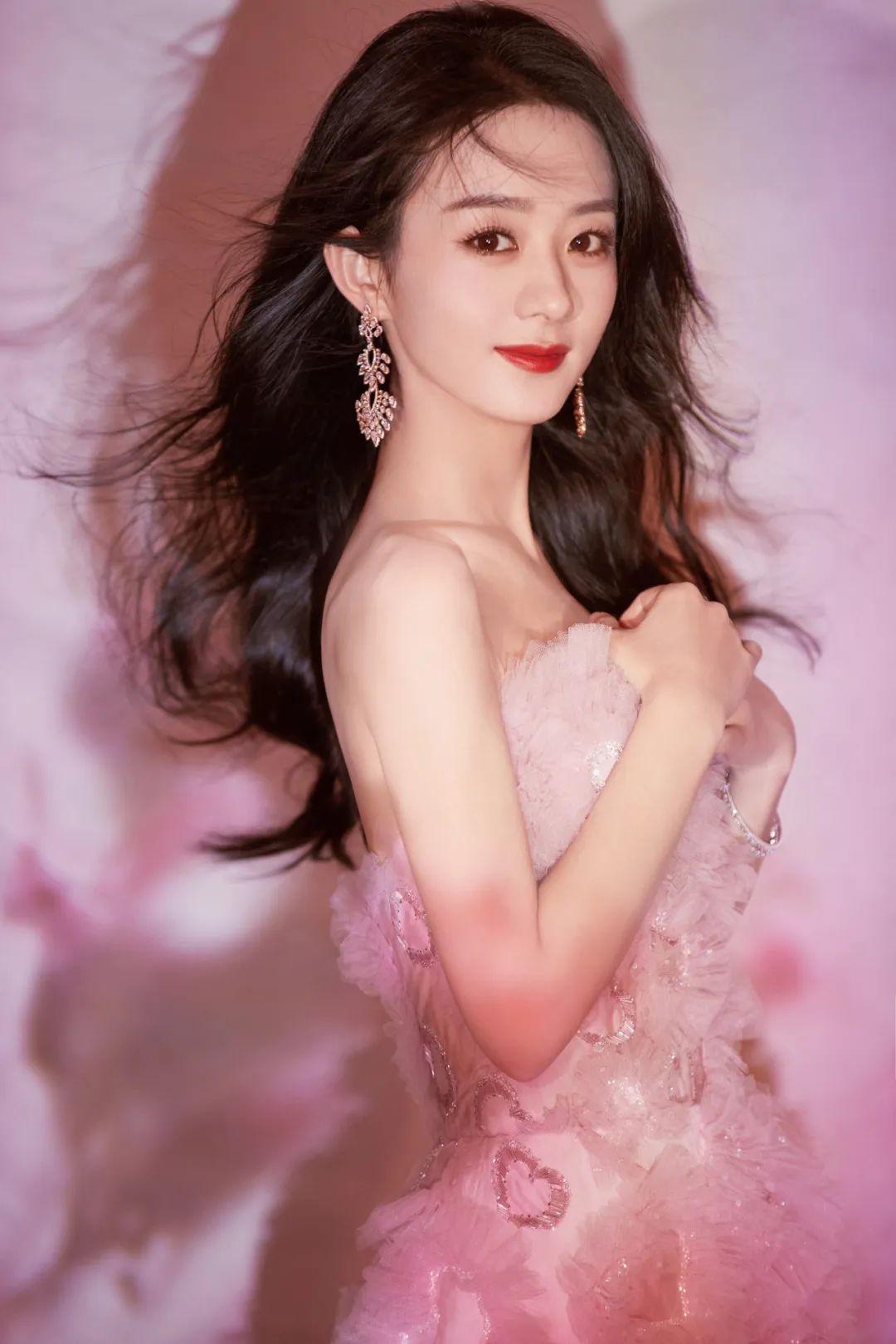 燃脂 被春晚上的赵丽颖惊艳了!她现在变化好大啊!