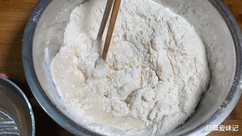 美食教程|喜欢吃长豆角,又喜欢吃面食的可以试试这道美味,既是菜又是饭呢