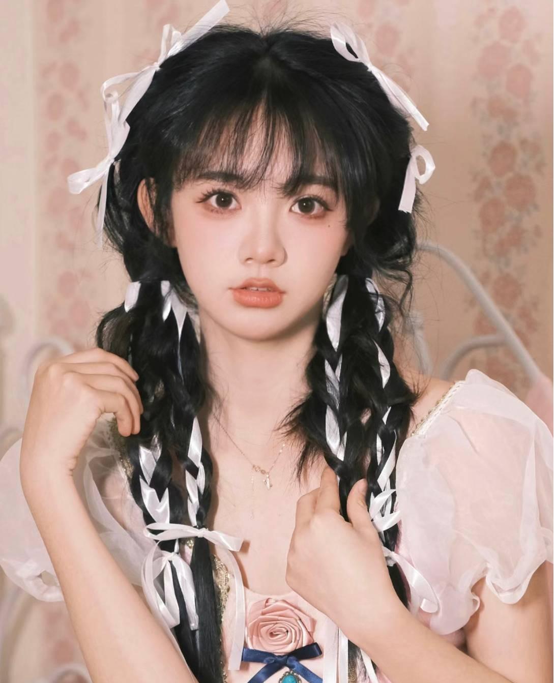 编发 丸子头早就过时了！今年火了一种新发型：芭蕾编发，好看还显脸小