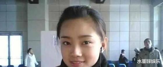 因为太漂亮被赵本山看中,结果拒绝喝酒被“封杀”,今回农村教书